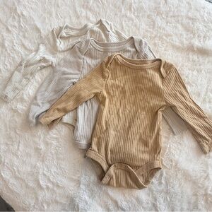 Lot of 3 PLUS 1 Cloud Island Long Sleeve Onesies 6-9 Months Old Navy 6-12 Mo DAA
